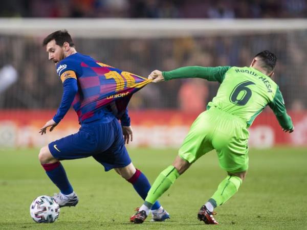 Messi rực sáng đưa Barcelona vào tứ kết cúp Nhà vua