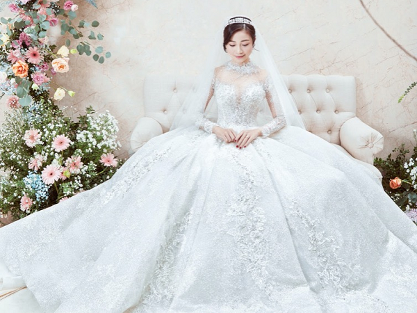Đám cưới cầu thủ Phan Văn Đức: Cận cảnh váy cưới trị giá hơn nửa tỷ của cô dâu Nhật Linh