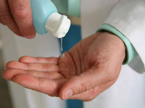Chọn dung dịch rửa tay để phòng ngừa virus corona, người dân không cần quá cầu kỳ