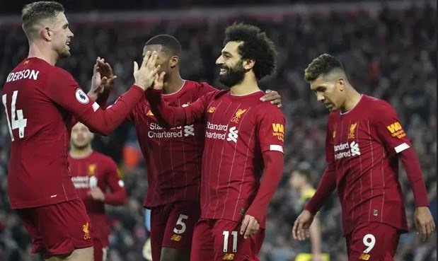 Thắng đậm Southampton, Liverpool hơn Man City 22 điểm