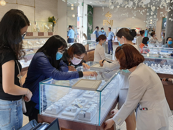 PNJ không tăng giá vàng ngày Thần tài