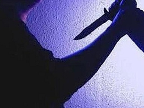 Nghi ngờ cha có quan hệ bất chính, con đánh ghen đâm chết người