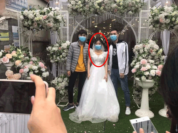 Hàng loạt ảnh cưới có 1-0-2 ra đời giữa mùa dịch: Từ cô dâu cho đến khách mời, ai cũng đeo khẩu trang kín mít
