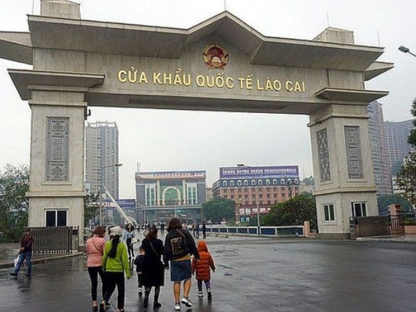 Lào Cai tiếp nhận thêm 46 công dân được Trung Quốc trao trả, thực hiện cách ly tại Trường Quân sự