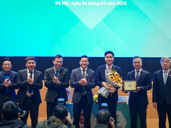 VPF chính thức hoãn các giải đấu bóng đá chuyên nghiệp do dịch corona