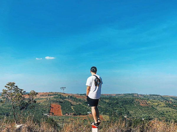 Bạn trai hoa hậu H'Hen Niê lần đầu nhắc đến người yêu trên trang cá nhân, ngày công khai không còn xa nữa rồi