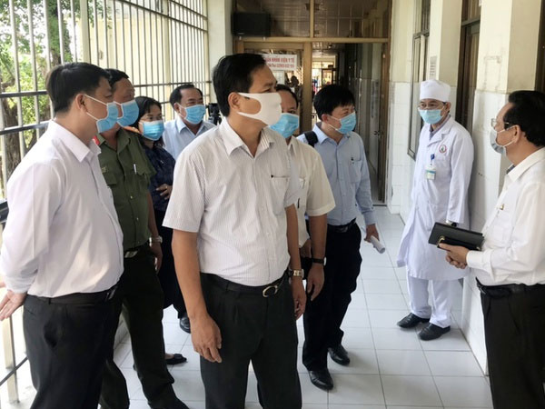 Cà Mau cách ly 2 ca sốt, ho có tiếp xúc gần với người Trung Quốc