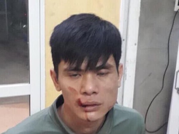 Mang súng đồ chơi vào công ty cũ cướp tài sản