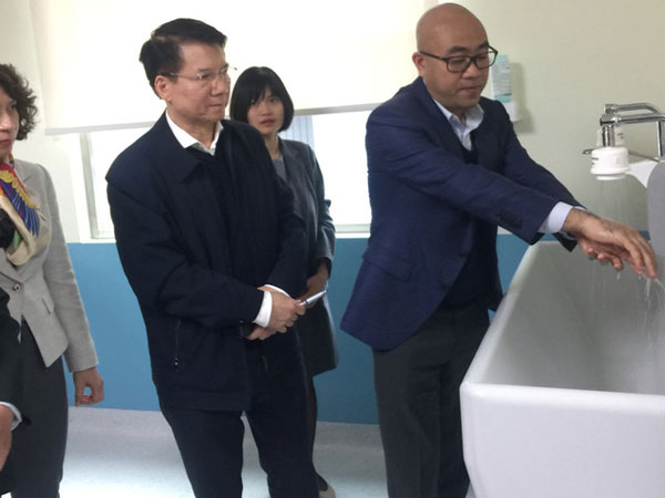 Thứ trưởng Bộ Y tế khuyến cáo: Sử dụng khẩu trang thường và rửa tay xà phòng để tránh virus corona