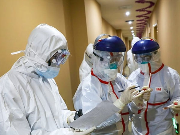Bác sĩ Trung Quốc ra cảnh báo: Phụ nữ mang thai có thể lây virus corona từ mẹ sang con