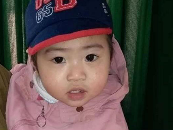 Thái Bình: Bé gái hơn 1 tuổi bị bỏ rơi tại sân nhà người dân cùng chữ ký 'Người mẹ không tốt'