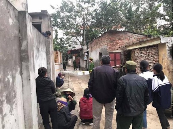 Nghịch tử sát hại mẹ, chém cha nguy kịch rồi bỏ trốn