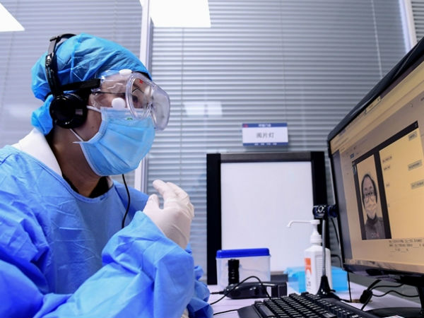 Số người chết vì virus corona tăng lên 565