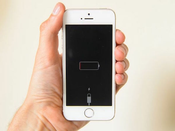 Apple bị phạt 25 triệu euro vì làm chậm iPhone