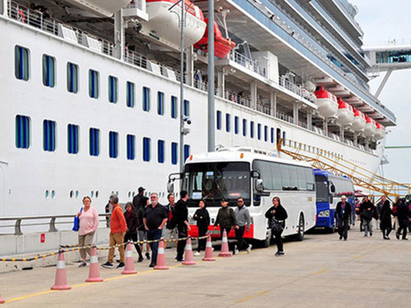 Tàu Diamond Princess có du khách nhiễm nCoV đã tham quan vịnh Hạ Long trong gần 9 giờ