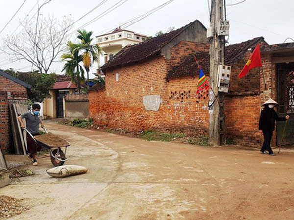Thuốc khử trùng bao trùm làng quê có nhiều người nhiễm nCoV nhất cả nước