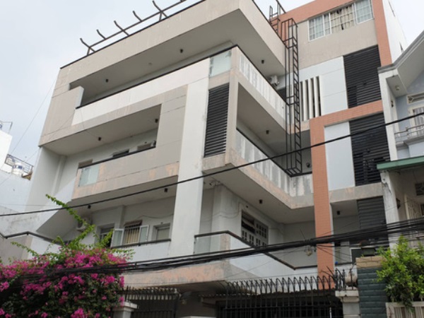 Thang máy nhà dân đứt cáp rơi tự do, 1 người chết, 2 người bị thương nặng