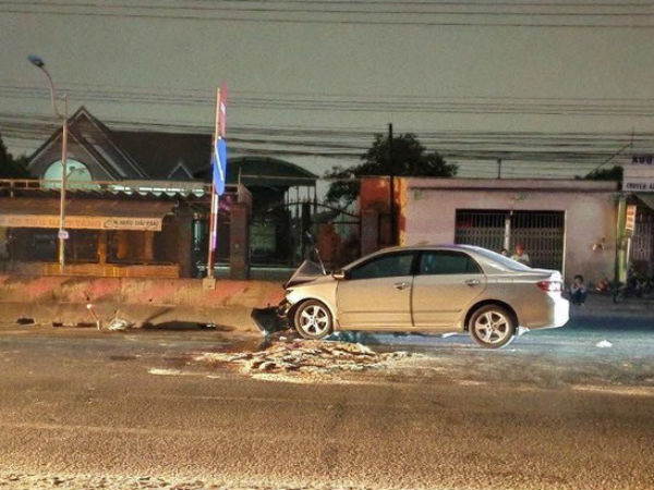 Chưa đầy 3 giờ đồng hồ, 4 vụ tai nạn liên tiếp ở Bình Dương khiến 4 người tử vong trong đêm