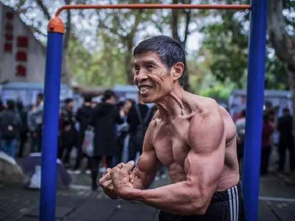 Nhà vô địch thể hình Trung Quốc qua đời vì nhiễm virus Corona