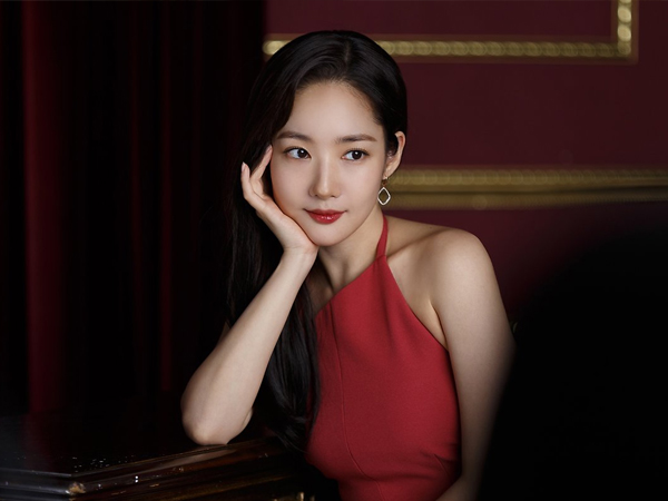 Sau lùm xùm quấy rối tình dục, Park Min Young gây náo loạn khi khoe vẻ đẹp đỉnh cao trong bộ ảnh mới bất chấp độ tuổi U35