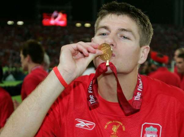Lãnh đạo Liverpool bác ý tưởng trao HC Ngoại hạng Anh cho Gerrard