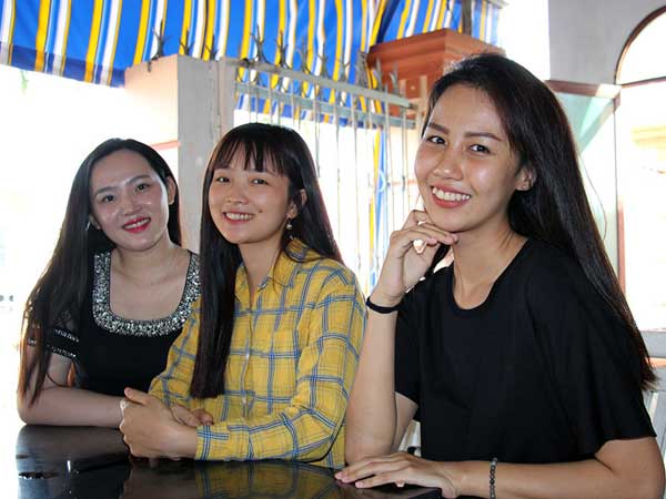 3 cô gái 9X gác bằng đại học, tình nguyện nhập ngũ
