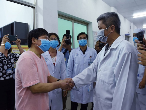 Bệnh nhân Trung Quốc nhiễm Covid-19 đầu tiên ở Việt Nam đã xuất viện: 'Cảm ơn Việt Nam - cảm ơn bác sĩ Việt Nam'