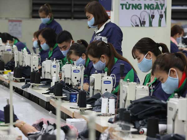 Kinh tế Việt Nam trong vòng xoáy virus corona