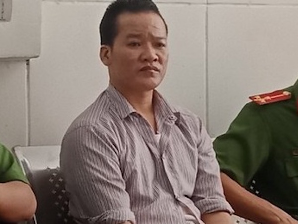 Kẻ ép bé gái quan hệ 2 lần phản cung