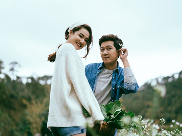 Vợ chồng Trường Giang - Nhã Phương khiến dân tình 'phát sốt' với bộ ảnh Valentine ngọt ngào, từng khoảnh khắc đều như một thước phim ngôn tình