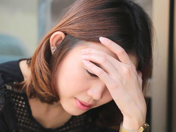 Chị chồng khóc mếu gọi: 'Osin nhà chị có bầu rồi', tôi hộc tốc lao tới an ủi chị thì bủn rủn cả người khi nhìn thấy một chiếc vòng tay