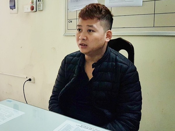 Tài xế taxi dùng dao cướp tiền của người nước ngoài