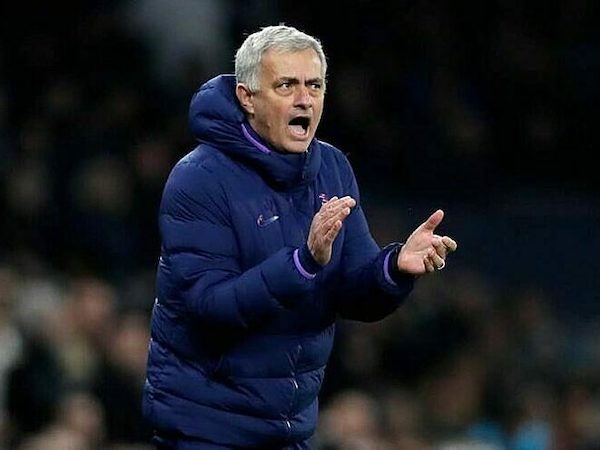 Đội xếp thứ năm Ngoại hạng Anh sáng cửa dự Champions League