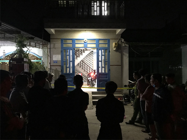 Phát hiện một nam thanh niên chết bất thường trong nhà vệ sinh