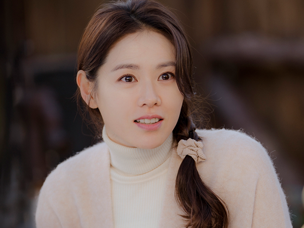 Sau Huyn Bin, Hạ Cánh Nơi Anh tung ảnh hậu trường đẹp mê mẩn của Son Ye Jin trước giờ phát sóng tập cuối
