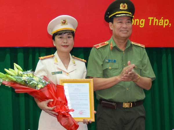Lần đầu tiên Đồng Tháp có nữ phó giám đốc Công an Tỉnh