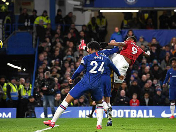 Hai lần bị VAR từ chối, Chelsea thua trận thứ 3 liên tiếp trước M.U