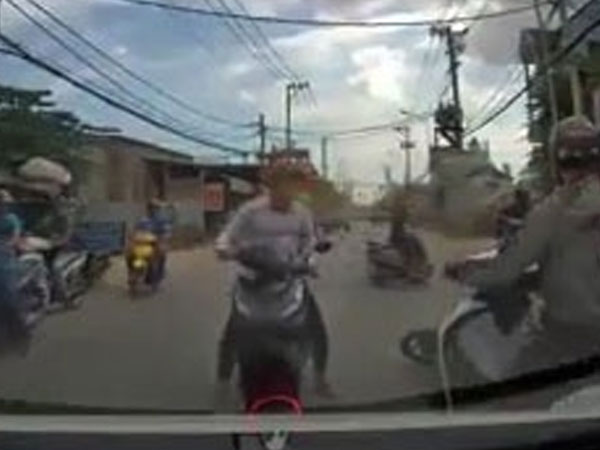 Truy bắt nhóm cướp xịt hơi cay ở TP.HCM
