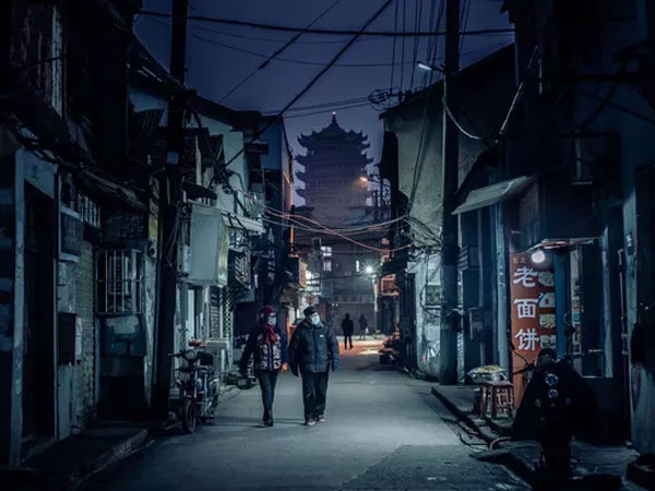 Phim tài liệu ngắn 'Đêm trường Vũ Hán' gây sốt