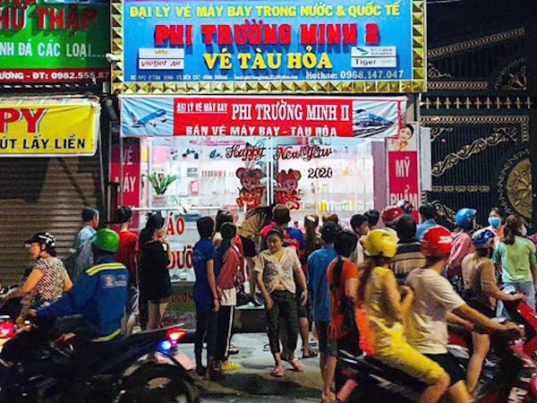 Động cơ gây án của người đàn ông chém vợ cũ ở đại lý bán vé máy bay