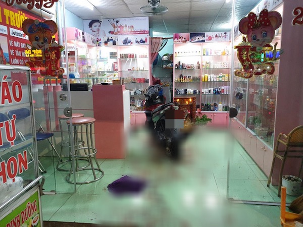 Bình Dương: Chủ đại lý vé máy bay bị chồng cũ chém nguy kịch
