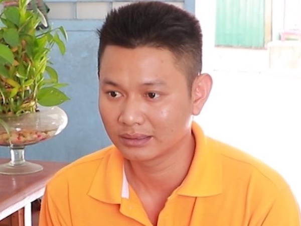 Thanh niên dùng ná thun bắn mù mắt đối thủ