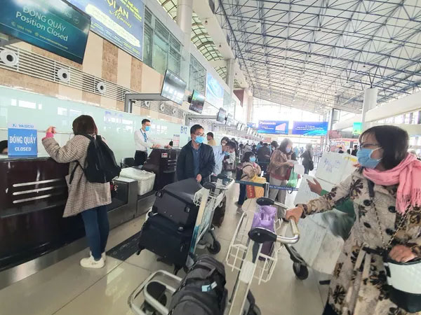 Ồ ạt giảm giá vé máy bay, giá tour, khách sạn... khi dịch Covid-19