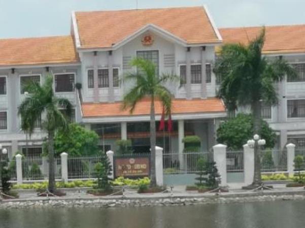 Khiển trách Chủ tịch xã mang phở cho phụ nữ vắng chồng
