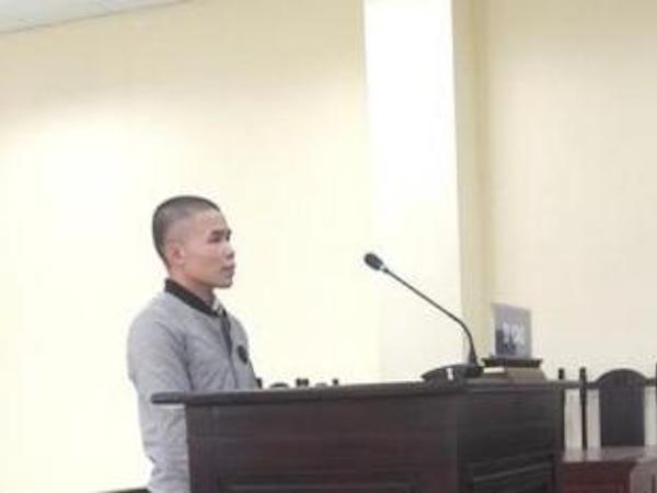 Vợ đâm đơn ly hôn khiến chồng lộ tội giao cấu với trẻ em