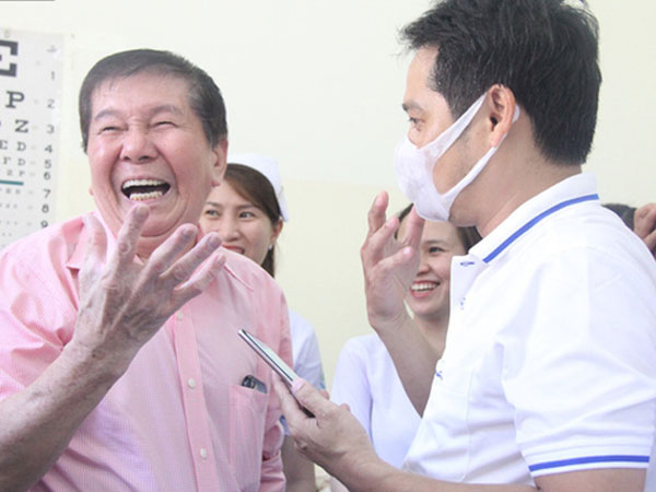 Nam Việt kiều 73 tuổi nhiễm Covid-19 xuất viện, TP.HCM không còn ca bệnh: 'Lúc vào bàng hoàng, ra về phấn khởi'