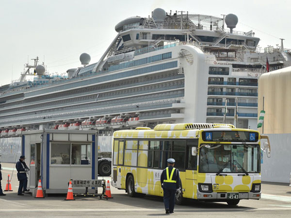 Nữ hành khách Nhật dương tính với virus corona sau khi rời du thuyền Diamond Princess, 23 người khác chưa được xét nghiệm kĩ