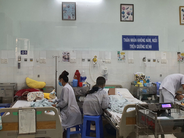 Tình hình hiện tại của bé 6 tuổi bị anh trai bắn súng hơi trúng lưng, liệt cả 2 chân
