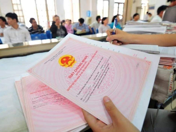 Người dưới 18 tuổi có được đứng tên Sổ đỏ không?