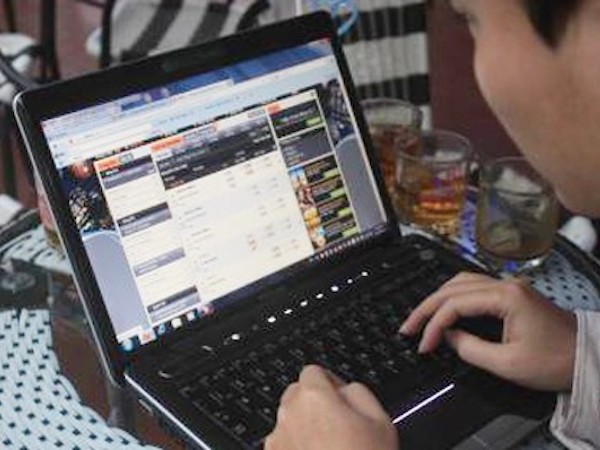 'Đánh sập' đường dây cá độ bóng đá qua mạng với số tiền giao dịch tới 420 tỷ đồng